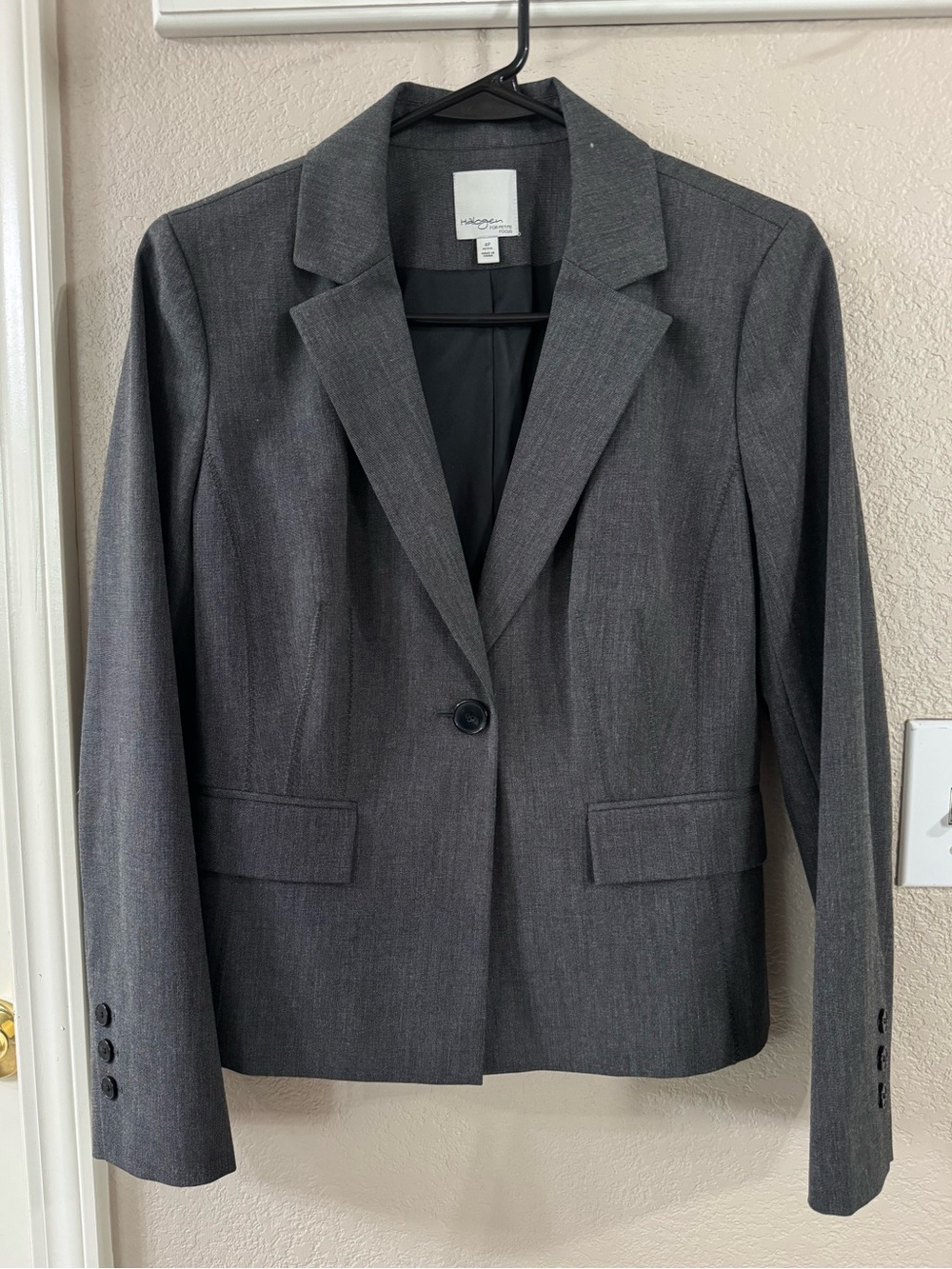 LIKE NEW Halogen Dark Grey Blazer